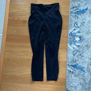 Black Lululemon leggings logo on back cap